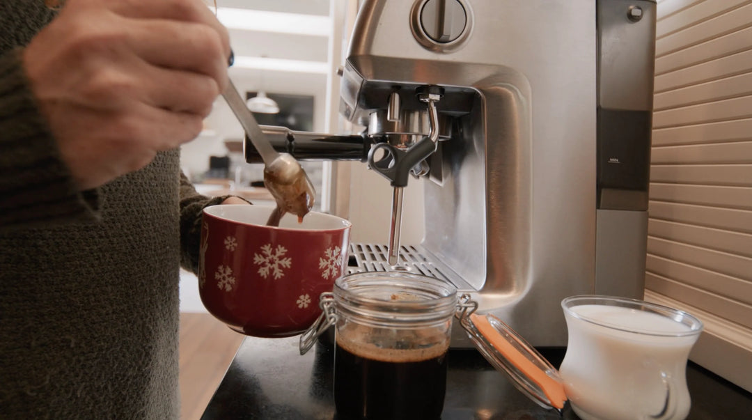 How to Make a Gingerbread Latte